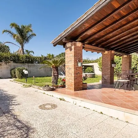 {villa Jacuzzi Privata}sul Mare Di Villa Fontane Bianche