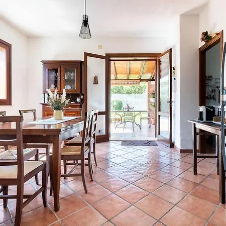 Villa {villa Jacuzzi Privata}sul Mare Di *